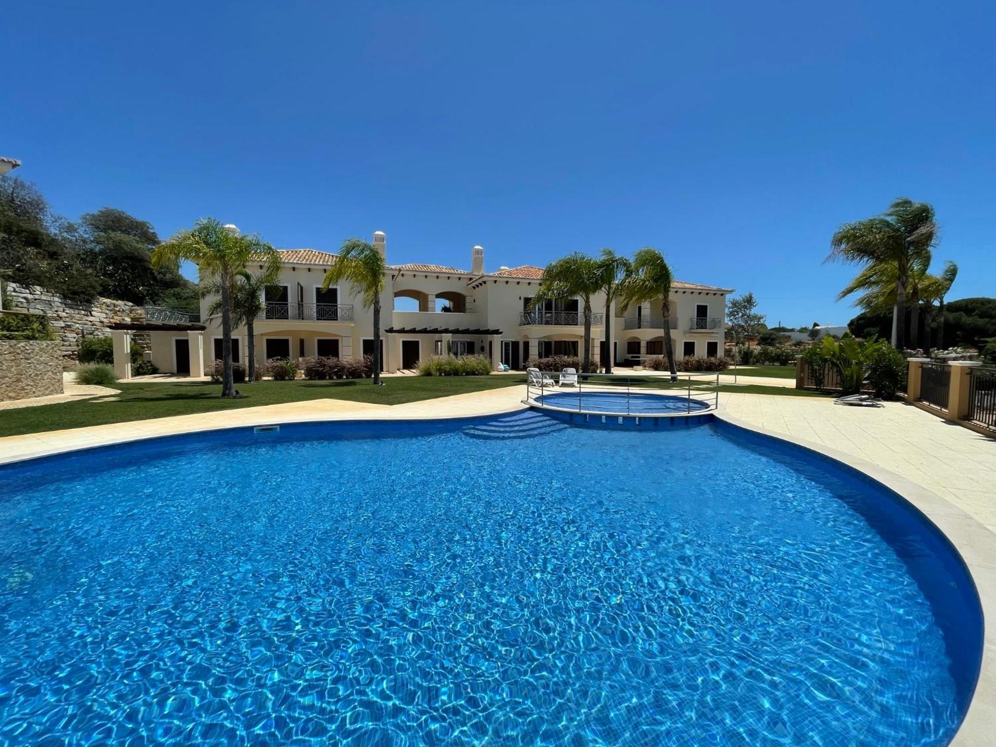 אלבופיירה Villa Cascata, 3 Bedroom, Pool, Close To Olhos De Agua מראה חיצוני תמונה